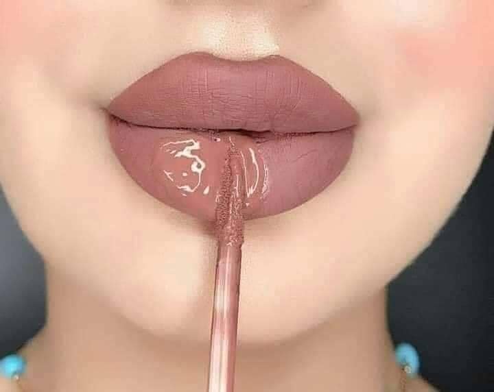 منتجات الليب جلوس